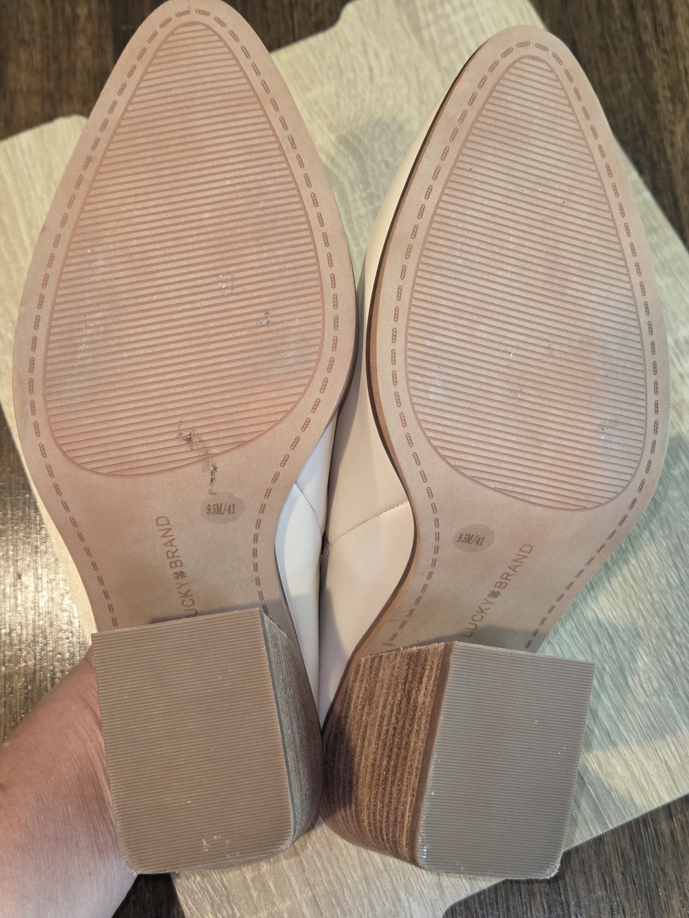 Lucky Brand Women's Cream Leather Block Heel Mule - Picture 8 of 9